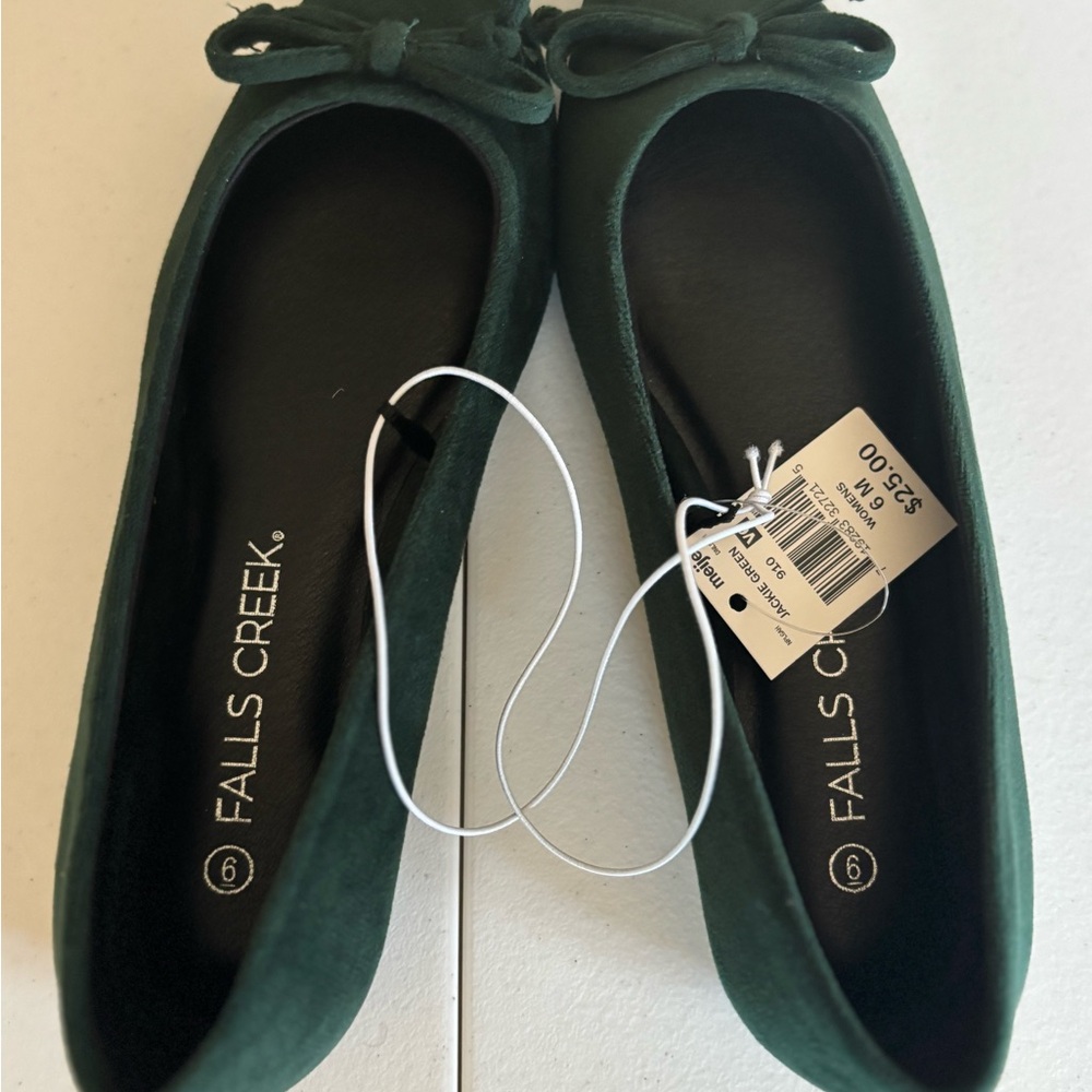 Falls Creek Women's Green Ballet Flats